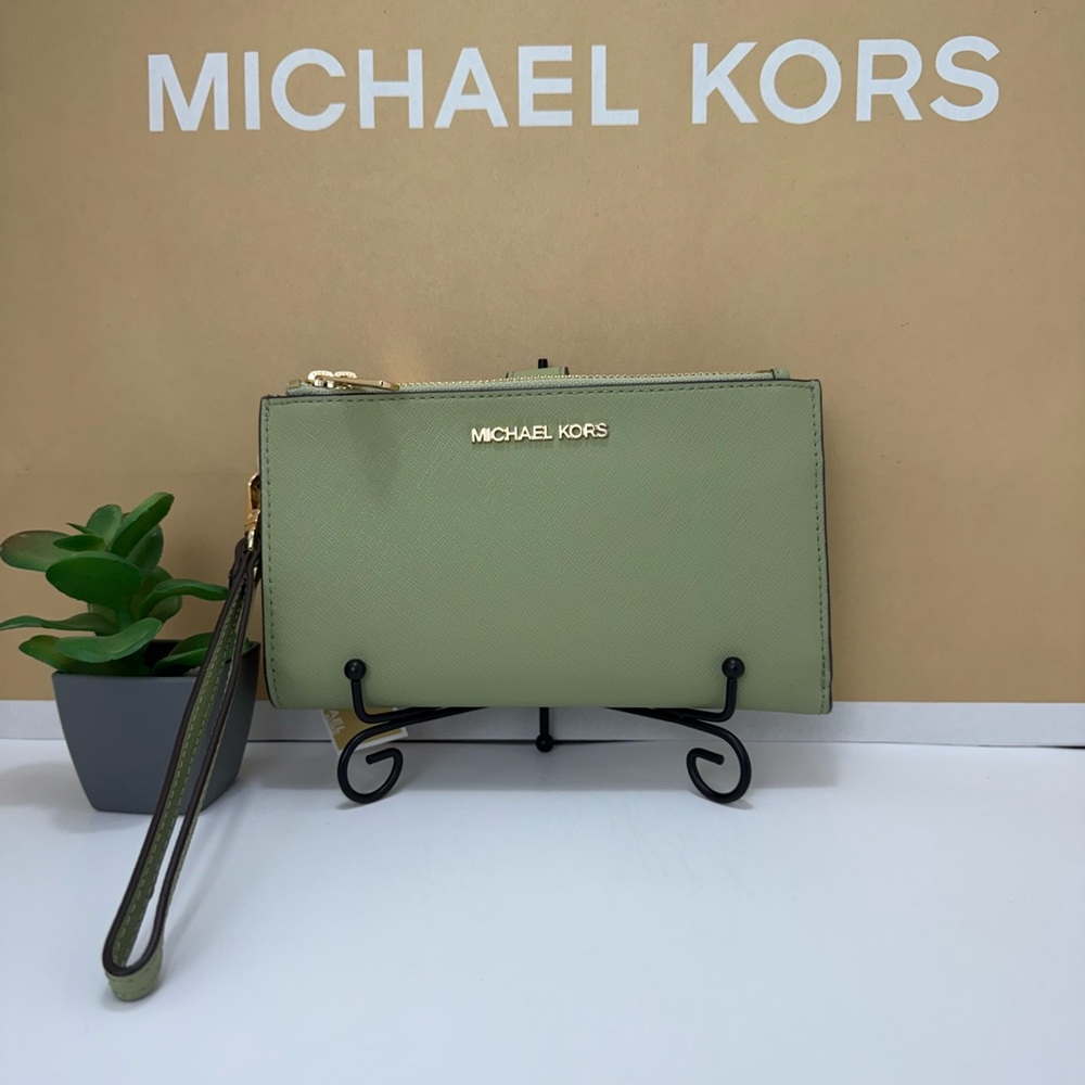 Michael Kors  Wristlet Wallet